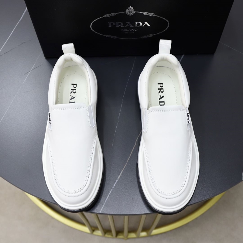 Pra*a casual shoes